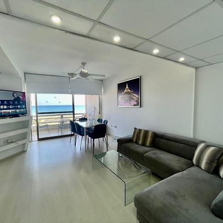 Sea View Suite In Makenzy Lárnaka Kültér fotó