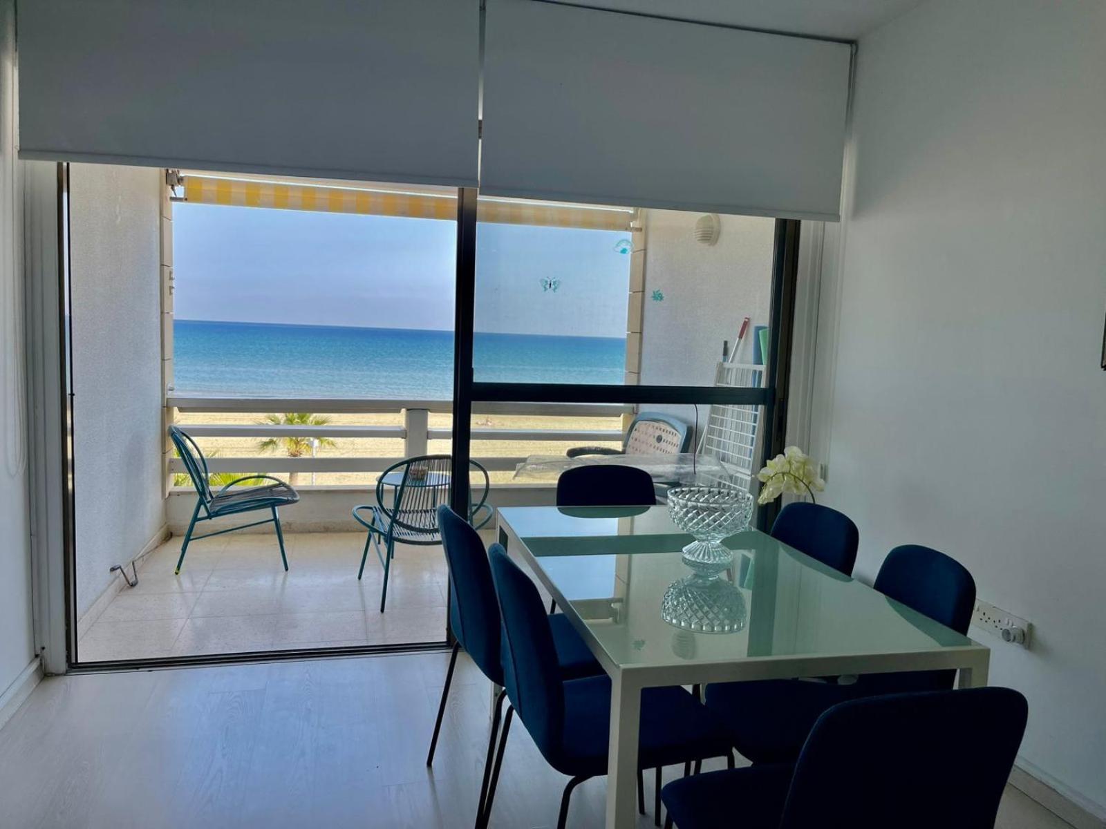 Sea View Suite In Makenzy Lárnaka Kültér fotó